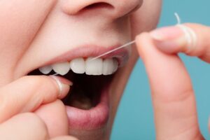 Flossing Promotes Healthy Gums